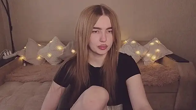 ViolettaLopez online show from April 15, 2:50 pm