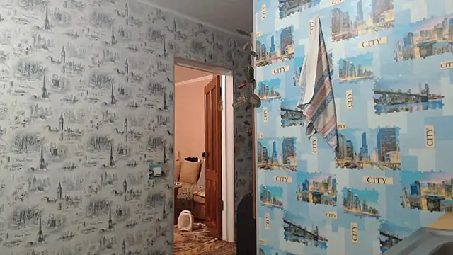 Amy August online show from November 14, 9:04 pm