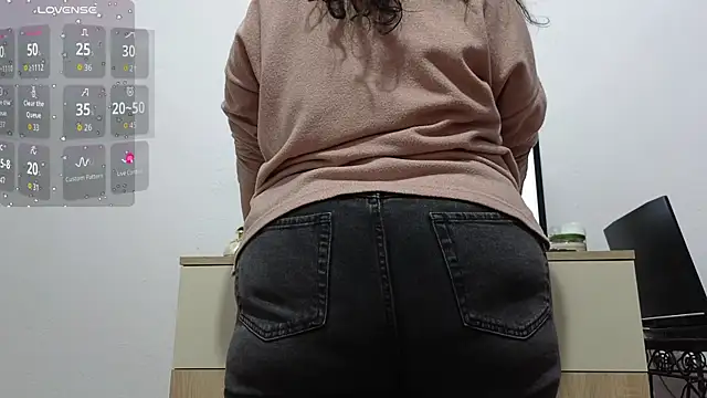 BBW MILF 4U online show from September 24, 5:50 am