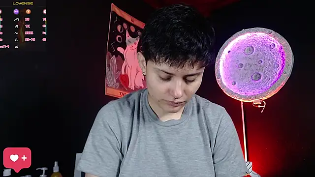 girl intense444 online show from April 9, 1:16 pm