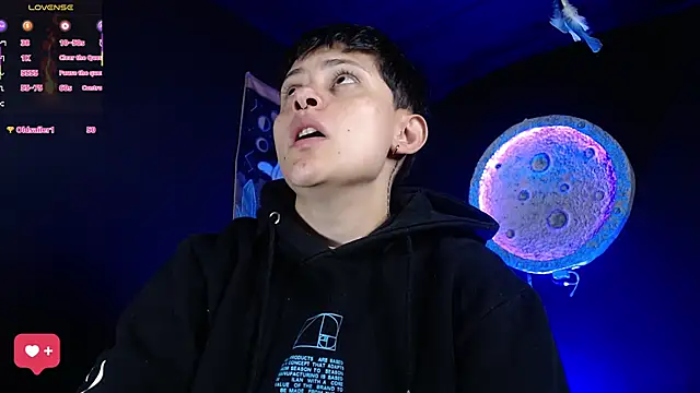 girl intense444 online show from March 26, 1:24 pm