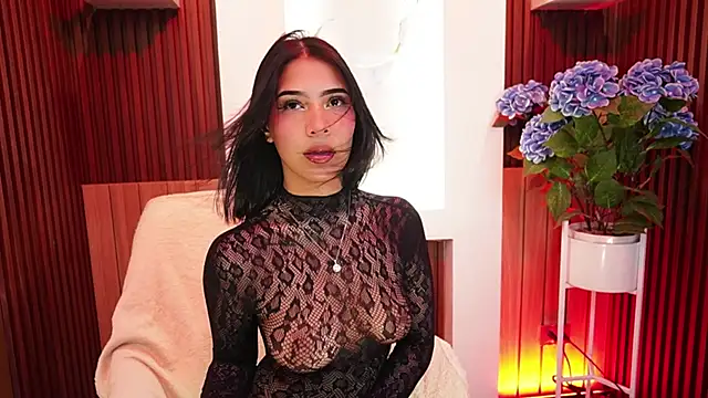 MaddyWattson online show from December 22, 7:06 pm