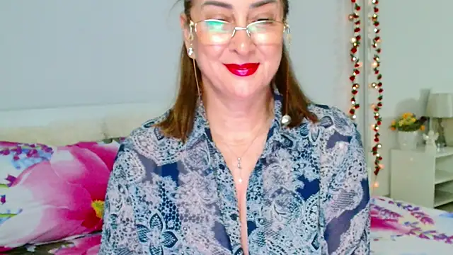 Tyana40 online show from May 16, 1:30 am