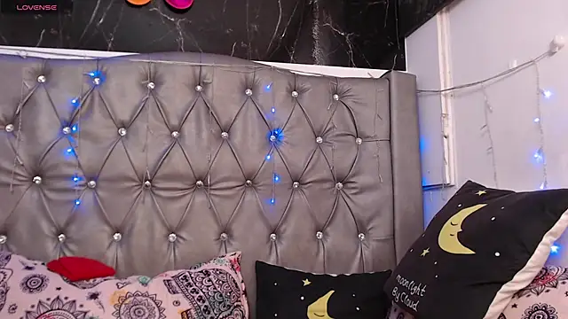 LAILAGUMMY online show from April 10, 2:34 pm