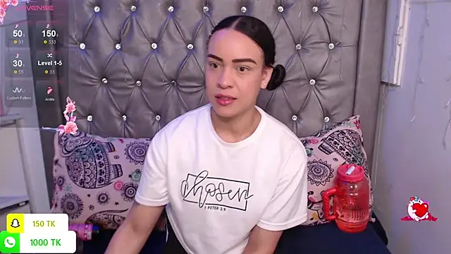 LAILAGUMMY online show from September 9, 1:33 pm