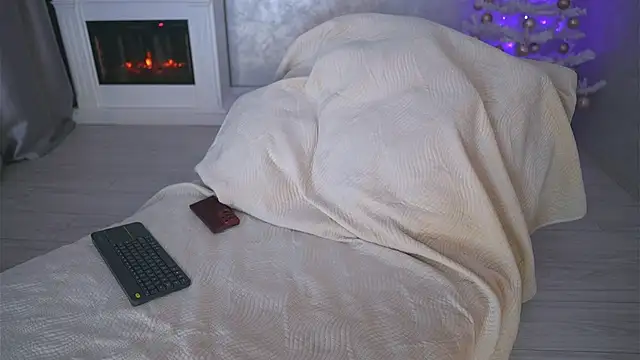 Emilly Will online show from December 17, 11:47 am