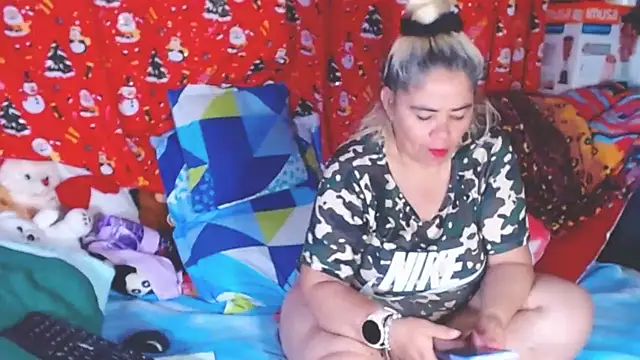 estrellita fugaz16x online show from February 9, 10:56 pm