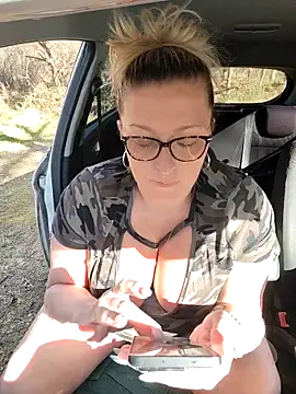 winniess40 online show from April 8, 8:16 am