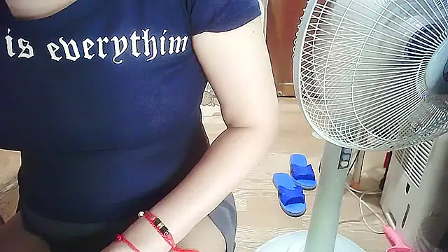 cindy01113520 online show from December 1, 9:50 pm