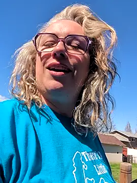 Canadian BBW online show from April 8, 9:06 pm