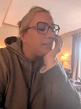 Canadian BBW online show from June 5, 9:54 pm