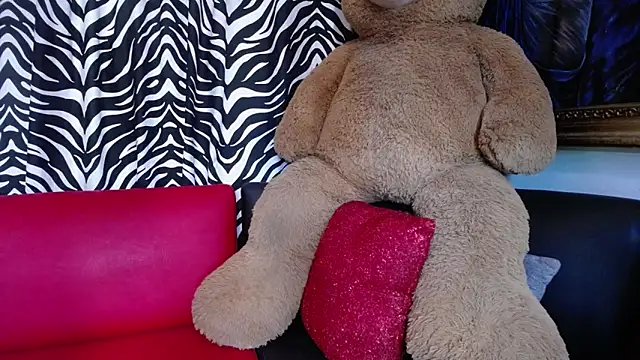 mia beatles online show from November 26, 6:09 pm