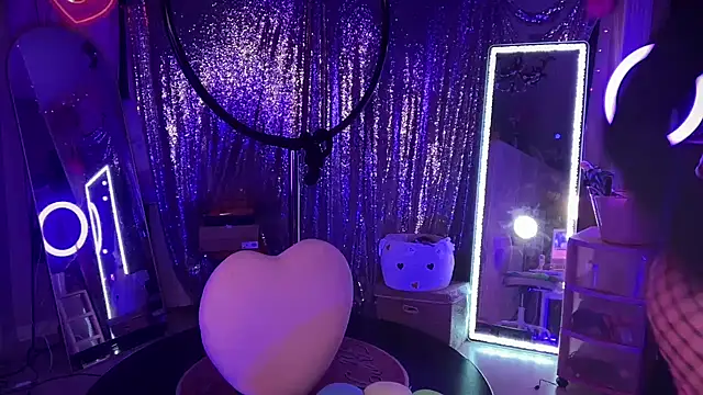 bimbotwerkqueen online show from September 20, 2:21 am