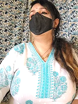 cute-tanvi online show from September 16, 1:24 am