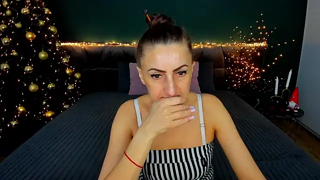 Rebecca Diamond online show from December 19, 7:00 am