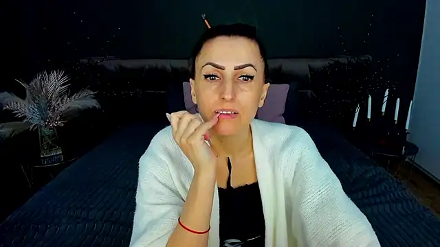 Rebecca Diamond online show from February 10, 6:49 am