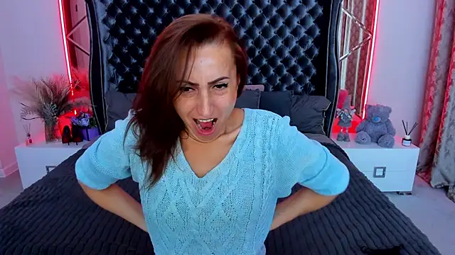 Rebecca Diamond online show from May 28, 5:49 am