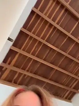 curchez  online show from September 10, 8:20 pm