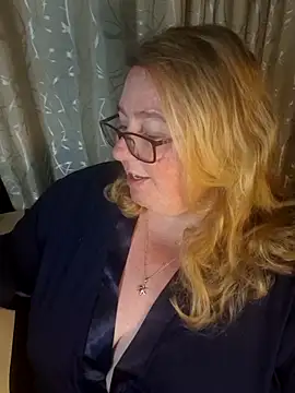 Iceprincess2bad4u online show from April 13, 6:20 pm