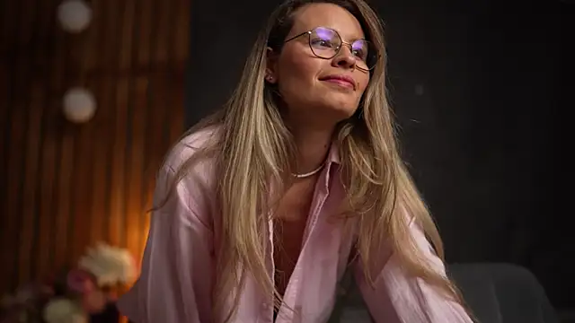 BrandyWhite online show from October 27, 5:36 am