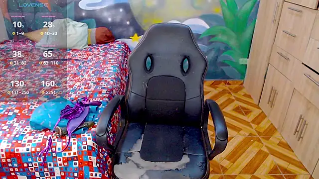 Eimy lorens online show from November 6, 7:53 pm