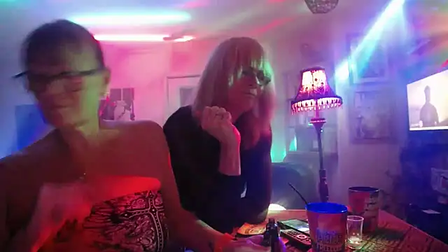 COUPLE4VOYEUR01 online show from September 27, 6:59 pm