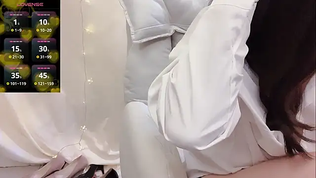 Tw Zoella online show from April 10, 4:46 pm