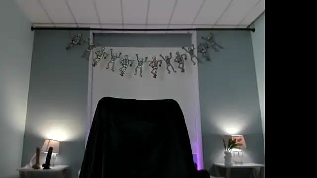 SophiaaStone online show from October 16, 11:35 am