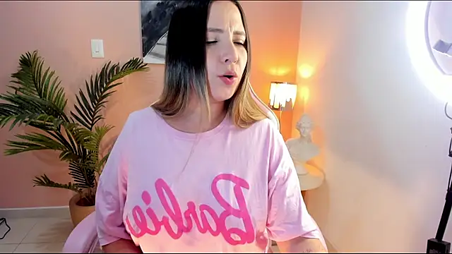 HannaMiller 1 online show from March 13, 5:53 am