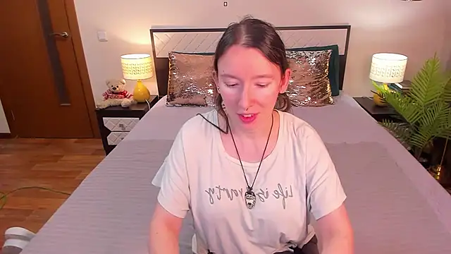 CatherineWalls online show from May 11, 4:36 am