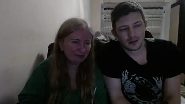 PeterAndJen online show from April 15, 7:58 pm