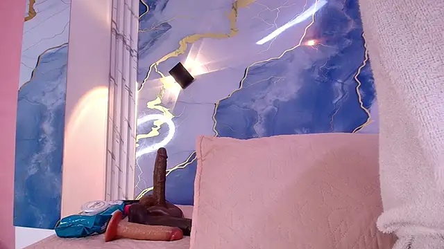 lorrayne  online show from November 15, 12:39 pm