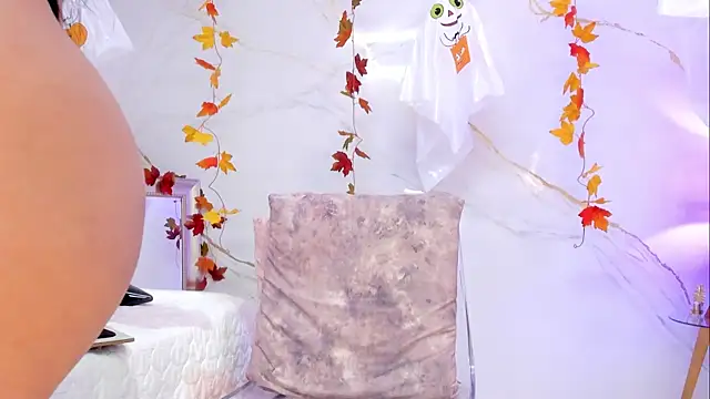 IsiisLovei online show from October 27, 2:56 pm