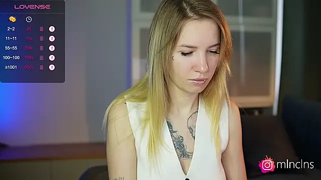 melanielwithu online show from November 5, 11:15 am