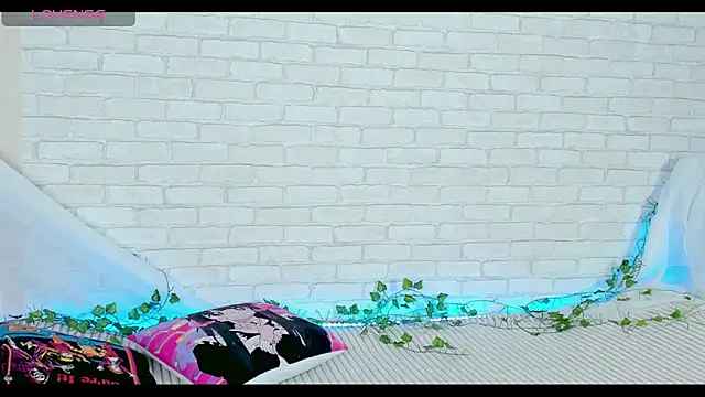 LinaKenny online show from March 25, 5:27 pm