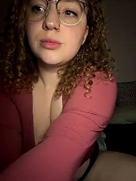 EmmieRae online show from October 18, 6:49 am