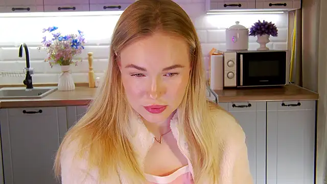 Veronika Mitchel online show from September 30, 5:40 pm