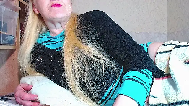 MadamBombShell online show from September 23, 9:57 pm