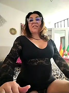 Myrnasexxx online show from December 2, 1:35 pm