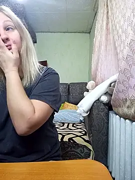 BustyBlond online show from January 12, 5:56 am