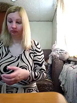 BustyBlond online show from March 27, 6:04 am