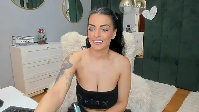 ElisaBaxter online show from November 11, 6:31 am