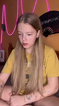 -veranito- online show from April 19, 3:06 am