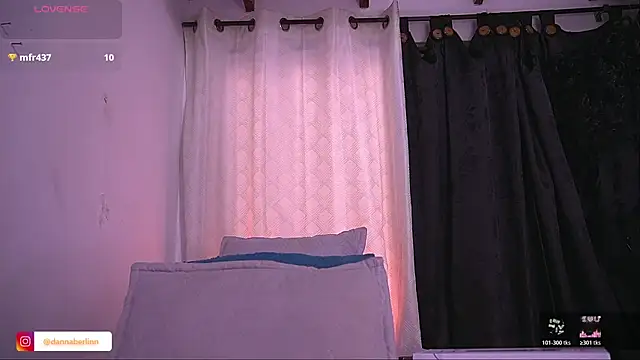 danna berlin  online show from October 17, 7:39 pm