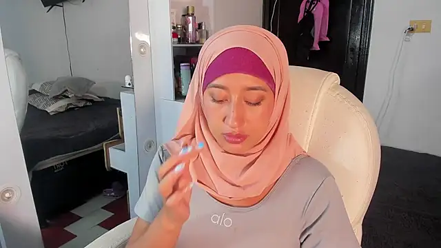 adila anich online show from September 11, 10:54 pm