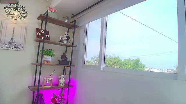 Sassy--Girl online show from April 13, 7:36 pm