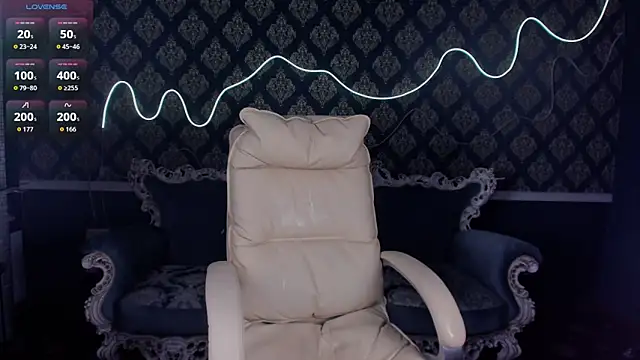 Daphne Moss online show from October 31, 2:21 pm