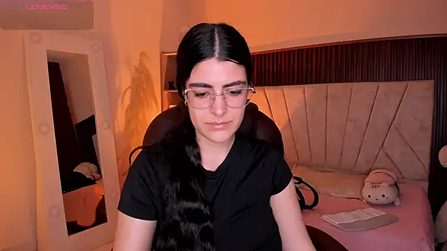  Niah  online show from April 15, 9:26 pm