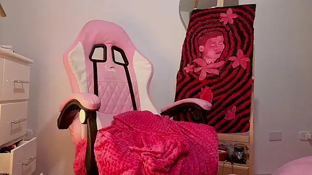 goddess vee  online show from April 5, 3:38 am