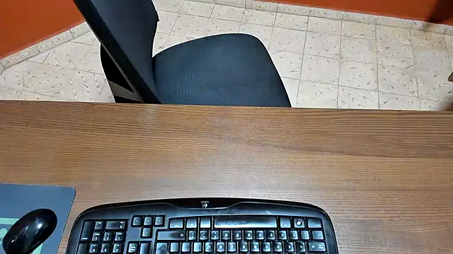 NikkiHolland online show from March 18, 5:56 am